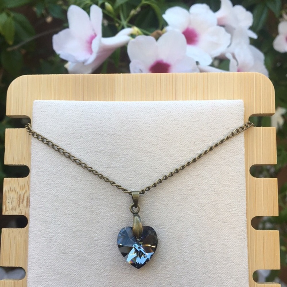 Reversible Black Diamond + Iridescent Oil Spill Rainbow Crystal Heart Necklace - Picture 6 of 11